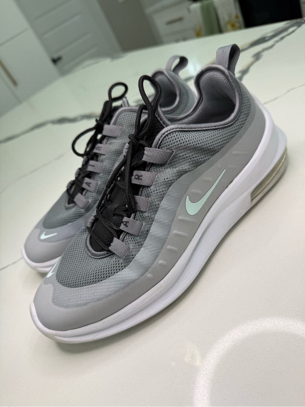 Nike Air Max Axis Women's Size 8.5 Running Shoes Cool Grey Igloo Mint AA2168-0